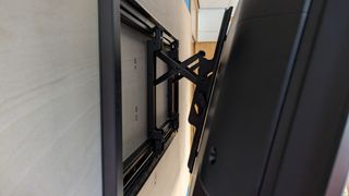 Sanus VLT7 bracket listing image